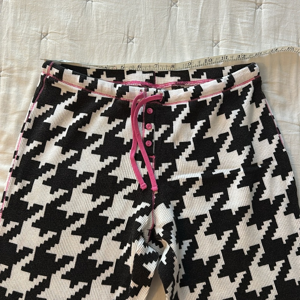 Victoria's Secret Pajama Set - Black and white Houndstooth - Picture 8 of 11